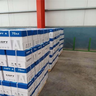 Papel A4 75 80 GSM Jumbo Roll com 45% de brilho de superfície e 88% de brilho de impressão