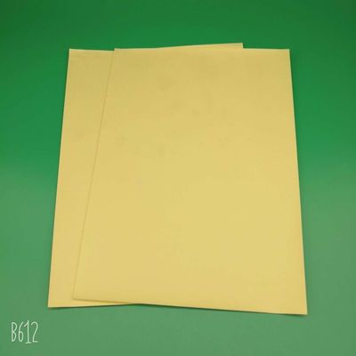 Rolo de papel auto-aderente brilhante de tamanho personalizado com tecnologia anti-curl