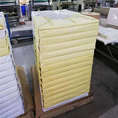 Rolo de papel auto-aderente brilhante de tamanho personalizado com tecnologia anti-curl