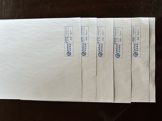 Papel offset sem revestimento para impressão de matéria de celulose de madeira aceito na produção