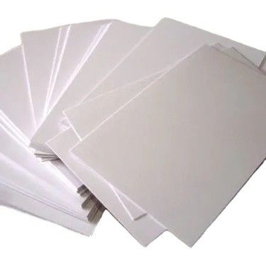 Material de revestimento de caolinita C2S Cartão de arte para publicidade no supermercado eficaz