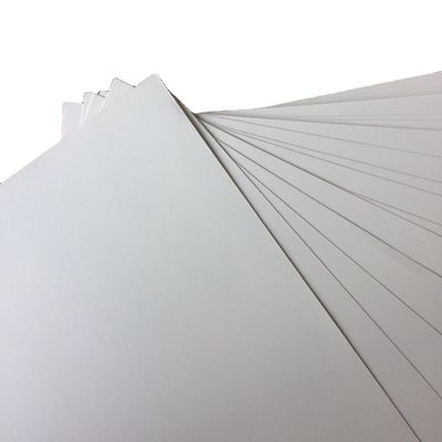 Papel Laminado LWC 787 mm x 1092 mm 500 folhas para acabamento brilhante