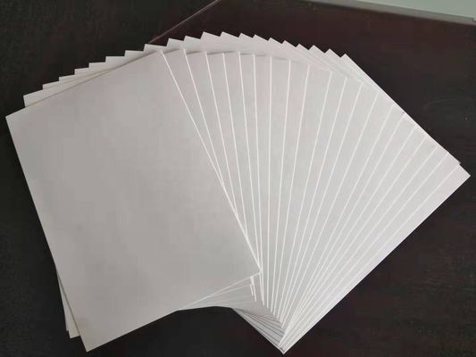 PE revestido 250-350gm C2S/ GC2/ High Bulk Art Card Paper Roll para impressão e embalagem