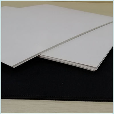 Tabela de arte de caolinita revestida de lado duplo 300 g C1S para embalagens de reia no mercado de Ningbo