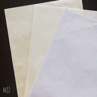 Impressão offset de papel branco em cores em diferentes tamanhos de papel