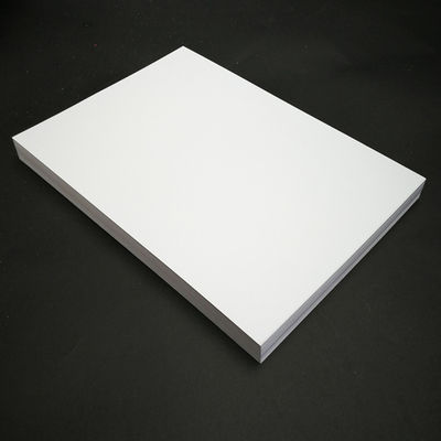 Papel de cartão branco de caixa dobrável revestido com caolinita para embalagens ecológicas
