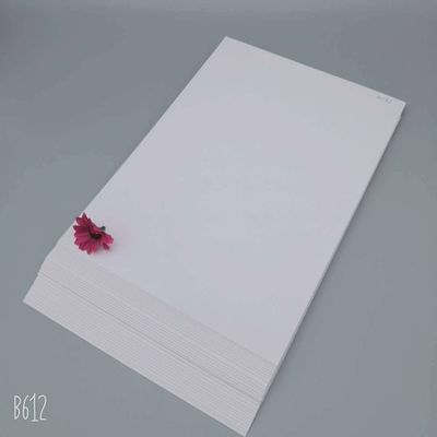 Cartão de marfim revestido de um lado de celulose virgem branca para soluções de embalagem de papel de moinho