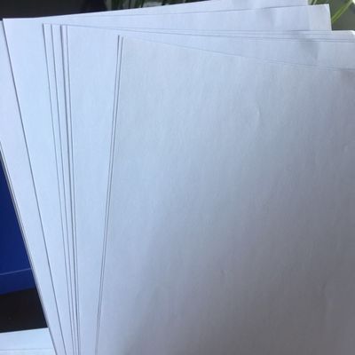 Papel offset sem revestimento de dois lados sem madeira com celulose de madeira virgem na melhor das hipóteses