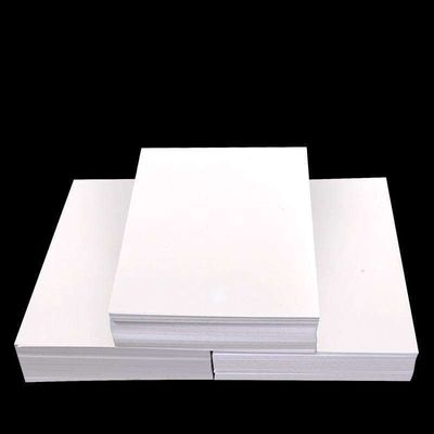 Papel de cartão dobrado de cartão de marfim com material de revestimento de PVC e estilo de celulose virgem