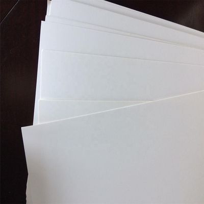 Papelão de caixa de marfim em folha com 100% de pasta de madeira 230/250/300GSM